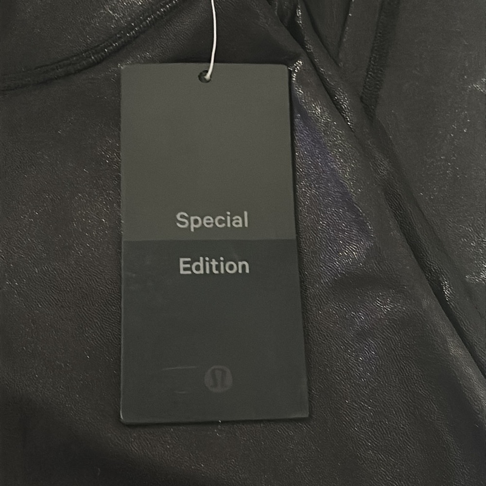 Wunder Train High-Rise Tight 28”
Foil - Picture 6 of 7